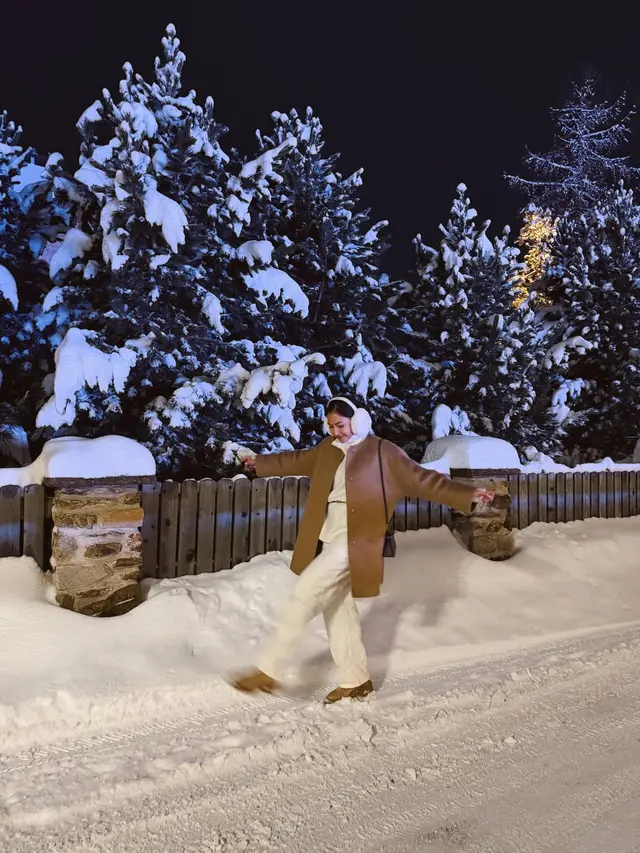 Stylish di Tengah Salju, Gaya Liburan Jessica Mila di Swiss Jadi Inspirasi Winter Look Ibu Muda