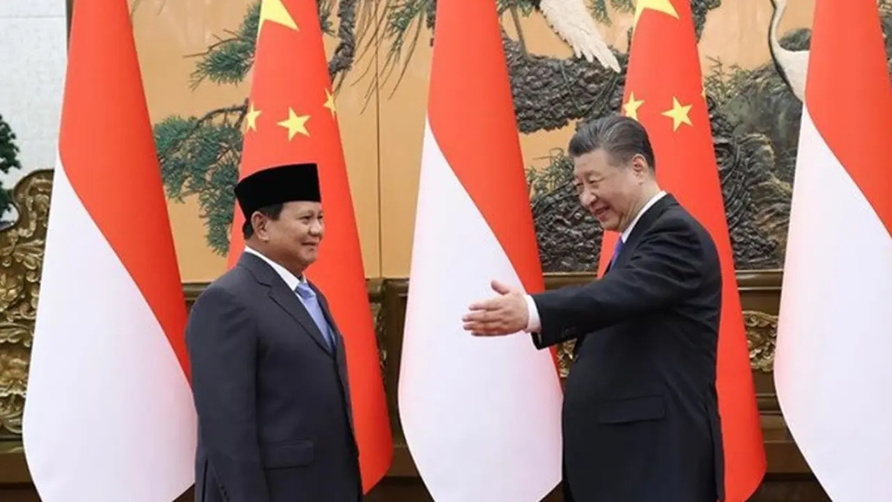 Menteri pertahanan sekaligus presiden terpilih Republik Indonesia Prabowo Subianto bertemu dengan Presiden China Xi Jinping pada Senin (1/4/2024) di Balai Agung Rakyat, Beijing.