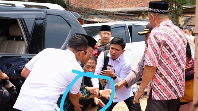 Menkopolhukam Wiranto diserang orang tak dikenal saat di Pandeglang, Banten