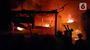 <p>Basuki Rahmat, Jakarta Timur, Minggu (24/4/2022). Kebakaran yang menghanguskan sejumlah rumah dan kios pedagang tersebut terjadi sekitar pukul 21.00 WIB. (merdeka.com/Iqbal S. Nugroho)</p>