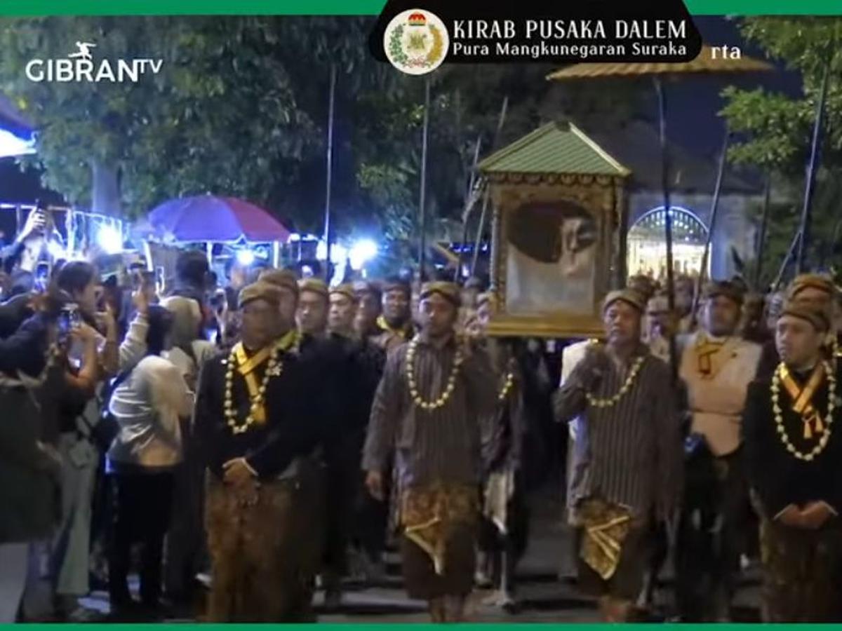 Kirab Pusaka Dalem