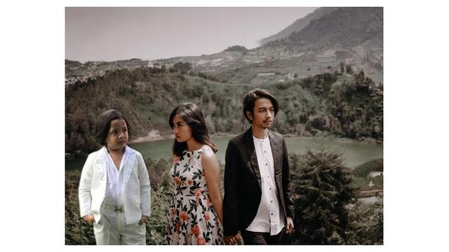 6 Editan Foto Fiersa Besari Saat Prewedding Ini Bikin 