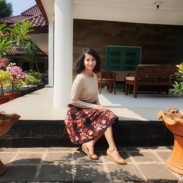 6 Potret Anna Maria, Istri Roy Marten yang Awet Muda