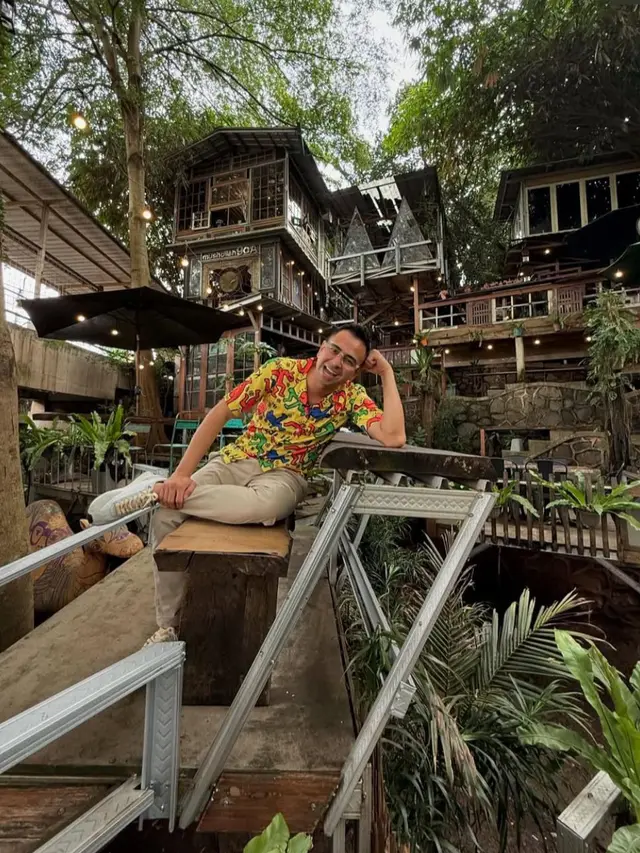 Raffi Ahmad di rumah goa Dik Doank. (credit: instagram.com/raffinagita1717)