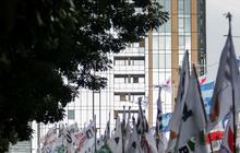 FOTO: Alat Peraga Kampanye Melunturkan Keindahan Pemandangan Ibu Kota Jakarta
