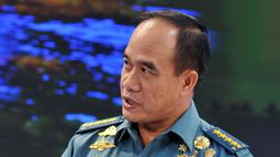 KSAL Laksamana TNI Ade Supandi saat melakukan kunjungan ke  SCTV Tower, Jakarta, Selasa (7/7/2015).  Kunjungan KASAL untuk koordinasi Program Save Our Littoral Life serta Sail Tomini 2015. (Liputan6.com/Andrian M Tunay)