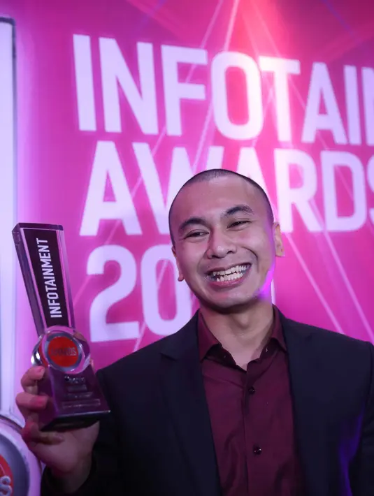 Penulis ‘Kambing Jantan’ ini pun mengambil kesimpulan jika kategori Penampilan Selebriti Paling Ditunggu diperuntukkan kepada selebriti yang jarang tampil di TV namun memberikan karya yang bagus di kemunculannya. (Nurwahyunan/Bintang.com)