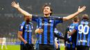Pemain Inter Milan Matteo Darmian merayakan setelah mencetak gol ke gawang Atalanta pada pertandingan sepak bola perempat final Coppa Italia di Stadion San Siro, Milan, Italia, 31 Januari 2023. Inter Milan menang 1-0 atas Atalanta dan berhasil melaju ke semifinal Coppa Italia. (AP Photo/Antonio Calanni)
