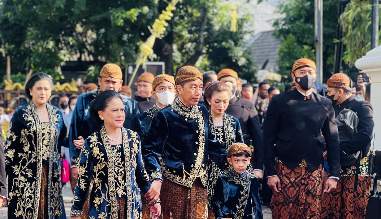 Presiden Jokowi akhirnya Ngunduh Mantu terakhir untuk putra bungsunya, Kaesang Pangarep. [Credit Foto: Biro Setneg]