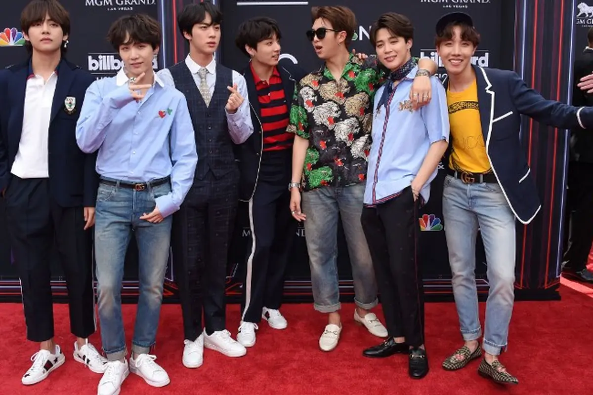 [Bintang] BTS dan Army Menang di Teen Choice Awards 2018