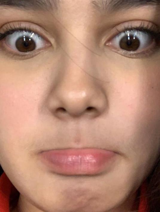 Diketahui berpacaran sejak 2019 usai terlibat dalam satu film berjudul The Way I Love You, ini adalah unggahan pertama Rizky Nazar saat Syifa ulang tahun pada 13 Juli 2020. Unggah foto Syifa pamer wajah lucu, tak sedikit warganet yang gemas melihat potret Syifa Hadju ini. Belum terlalu ekspos soal hubungannya, Rizky Nazar hanya bubuhkan ‘HAPPY BIRTHDAY! ALL THE BEST TO YOU! <3’ di keterangan unggahannya. (Liputan6.com/IG/rizkynazar20)