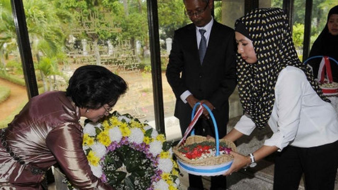 Ingin dimakamkan di kuburan rakyat biasa