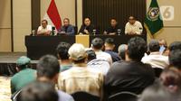 Dalam keterangannya, Erick Thohir mengungkap penghentian kerja sama dengan pelatih timnas Indonesia, Shin Tae-yong. (Liputan6.com/Helmi Fithriansyah)