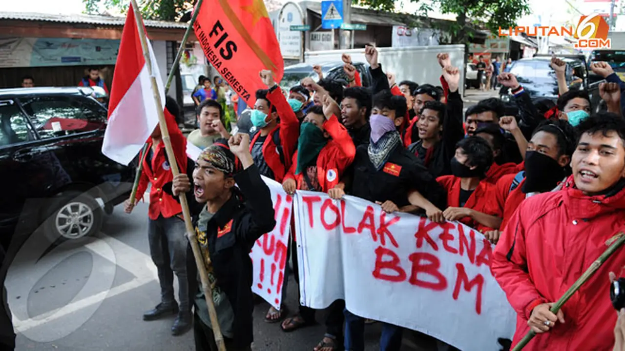 mahasiswa-tutup-jalan130619d.jpg