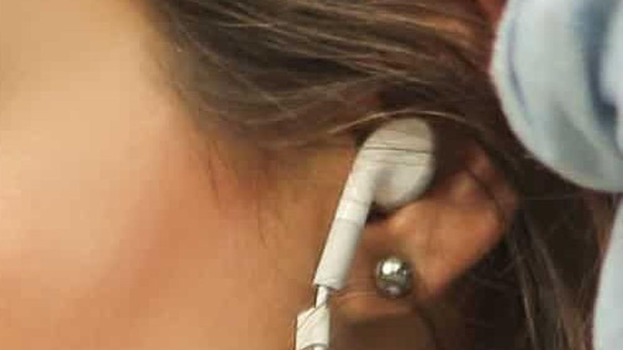 Ketahui Cara Penggunaan Earphone yang Aman untuk Kesehatan Telinga Menurut Dokter