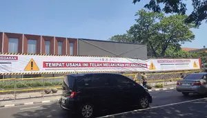 Bukan Lapangan Padel, 10 Pohon di Bandung Ditebang untuk Videotron