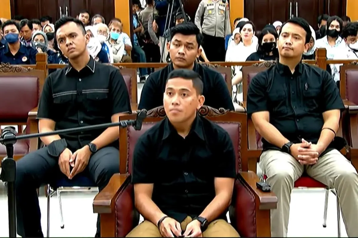 Ajudan Ferdy Sambo, Daden Miftahul Haq, saat bersaksi di sidang Bharada E. (Merdeka/Rahmat Baihaqi)