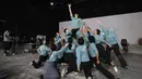 Para pemeran berlatih gerakan dan koreografi dalam sesi latihan Home Sweet Loan The Musical di Jakarta, Senin (14/9/2026). (KLY/Budy Santoso)
