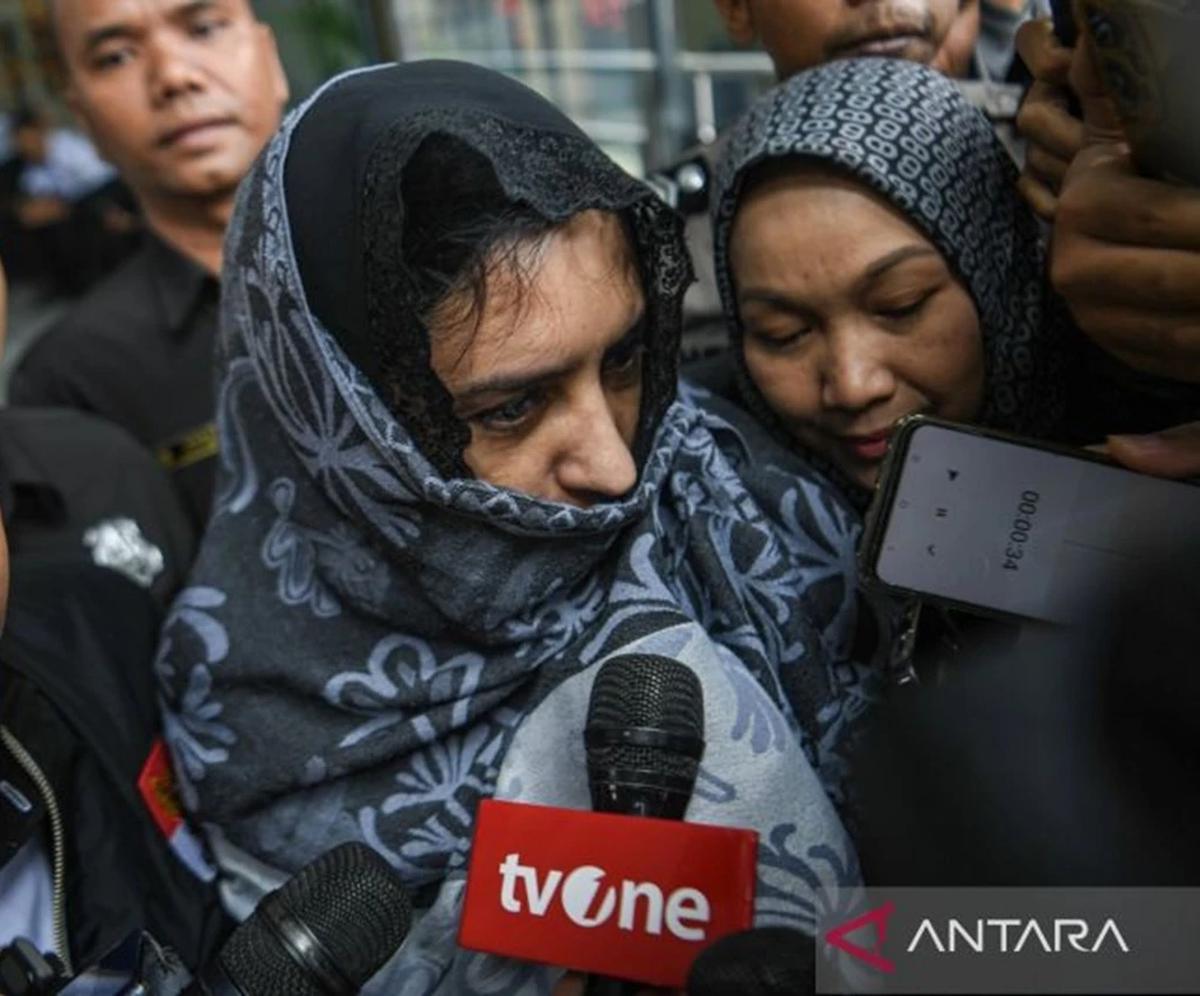 Bupati Pekalongan Fadia Arafiq ditahan KPK