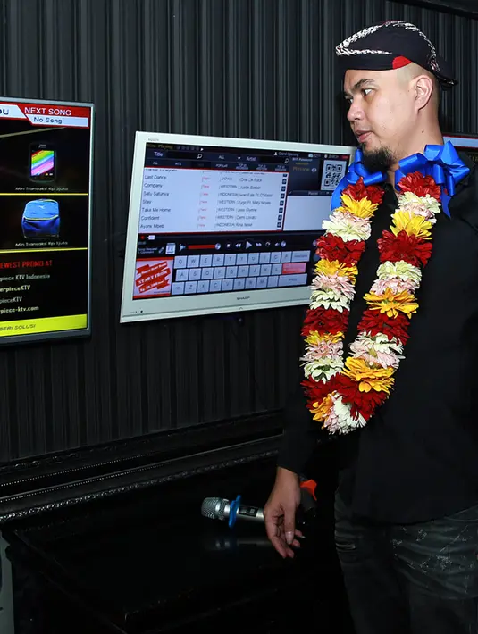 Ahmad Dhani menargetkan dalam jangka waktu satu tahun ia sudah berhasil membuka 40 cabang karaoke. (Deki Prayoga/Bintang.com)