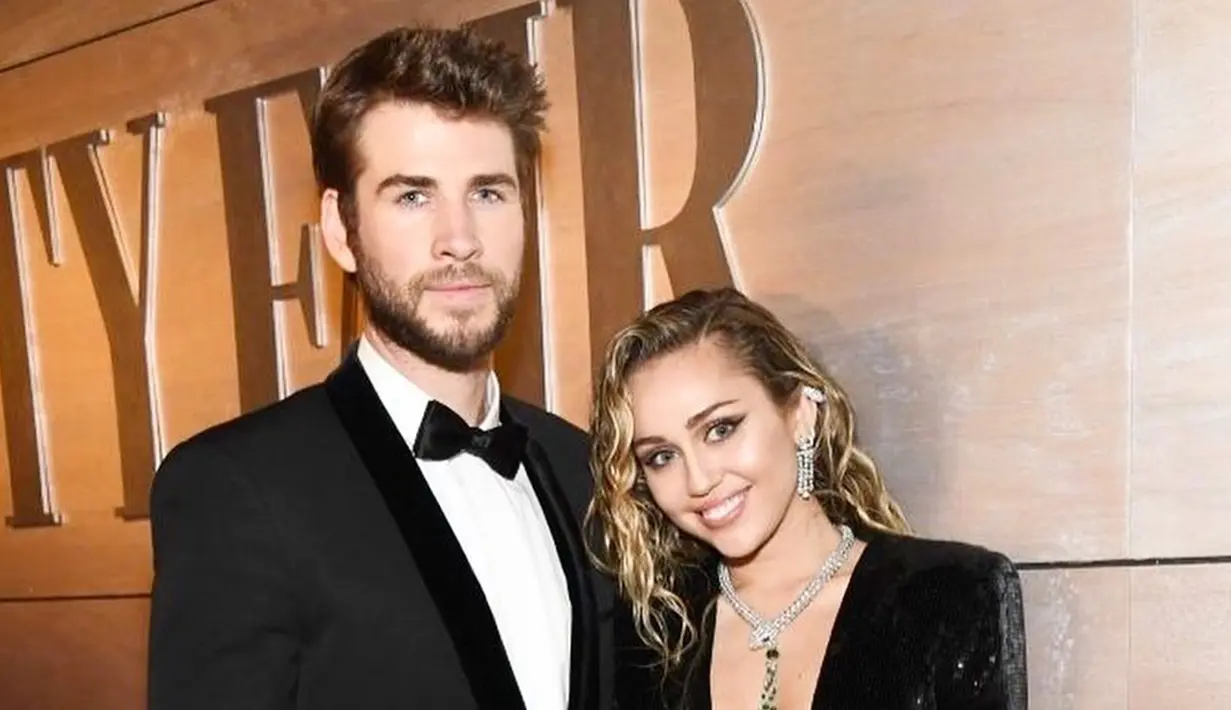 Miley dan Liam diketahui sering berkencan. Meski sempat putus, namun pasangan ini akhirnya kembali menjalin hubungan dan akhirnya menikah. (Liputan6.com/Instagram/@mileycyrus)