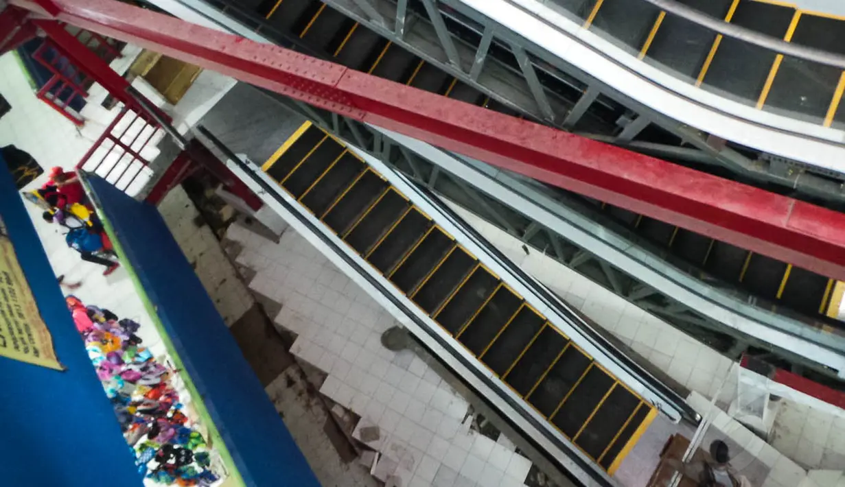 Eskalator di Pasar Blok G Tanah Abang baru akan dioperasikan pada akhir Agustus mendatang, (26/8/2014). (Liputan6.com/Faizal Fanani)