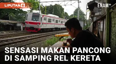 Menjajal Kue Pancong Viral di Pinggir Rel Kereta