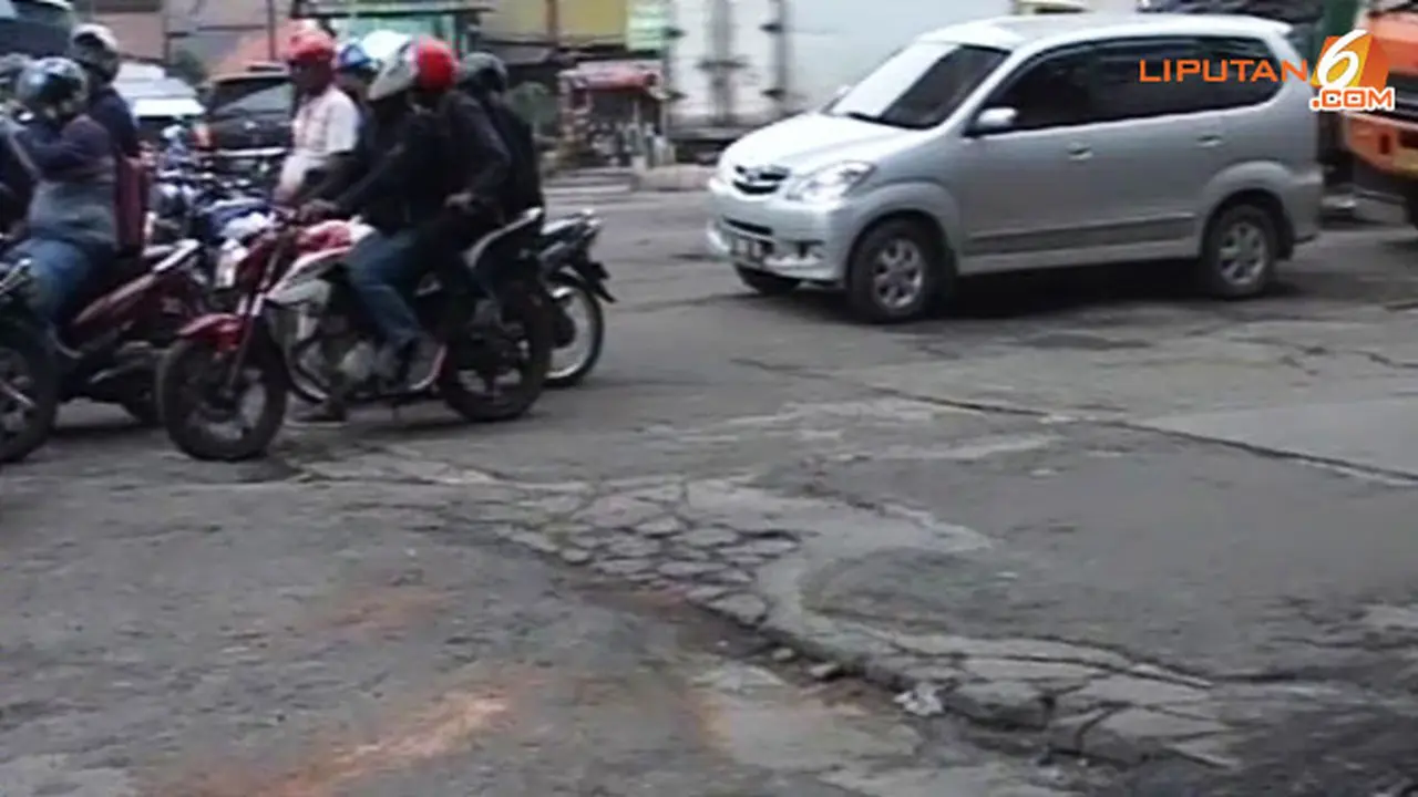 jalan-berlubang-140124-c.jpg