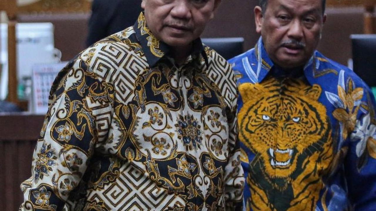 Dalam perkara ini, Achsanul tidak sendirian, temannya Sadikin Rusli juga dituntut dengan pidana penjara selama 4 tahun dan denda Rp 200 juta subsider 3 bulan kurungan. Foto: Liputan6.com / Angga Yuniar <br>