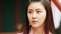 Ha Ji Won ikut tergerak hatinya untuk membantu korban insiden kapal tenggelam Sewol dengan menggelontorkan bantuan.