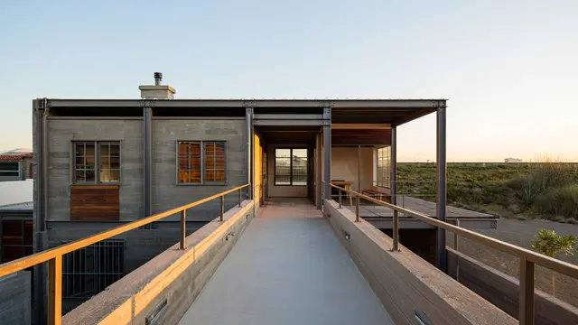 Model Rumah Mungil Tapi Punya Teras Luas