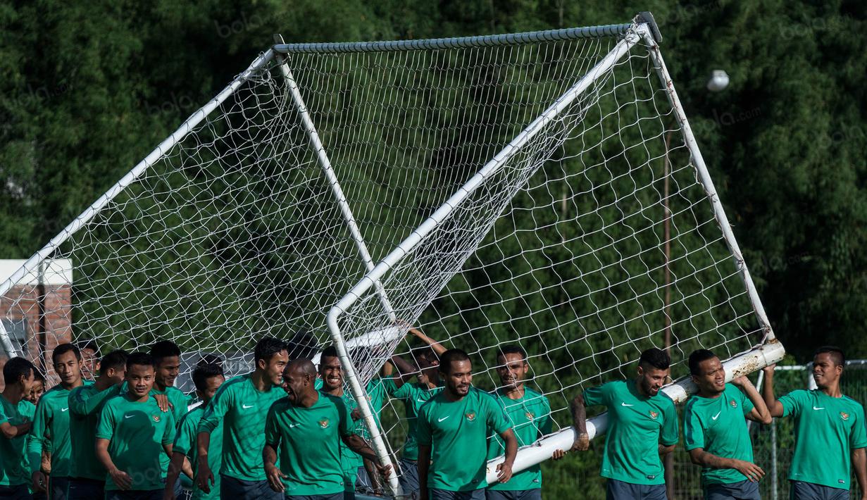 Simak daftar harga tiket final AFF 2016 yang akan berlangsung di Stadion Pakansari pada 14 November 2016 mendatang. (Via: Bola.com/Vitalis Yogi Trisna)