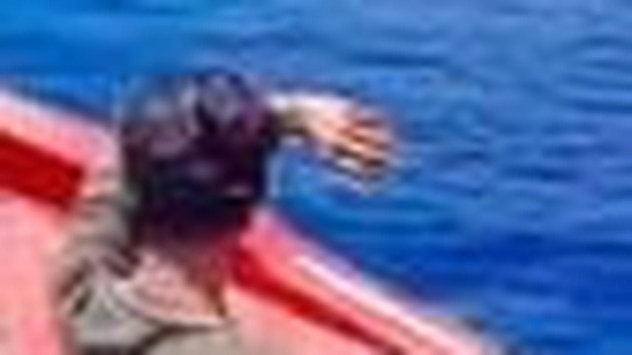 VIDEO: Momen Nelayan Indonesia Usir Kapal Asing Masuk Perairan RI, Lempar Batu hingga Botol