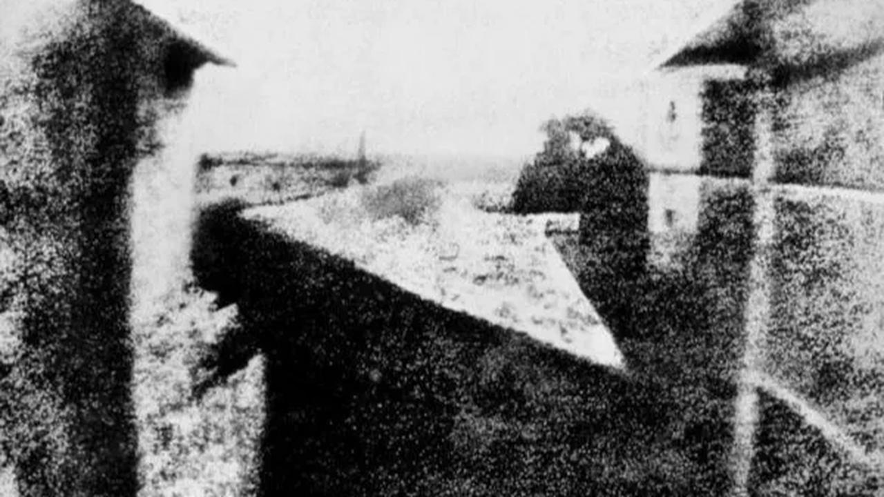 View from the Window at Gras - Joseph Nicéphore Niépce, 1827