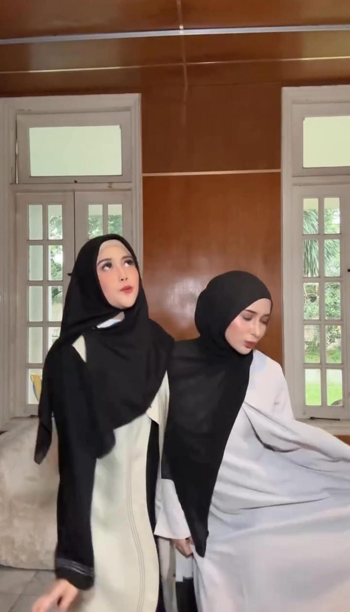 7 Potret Dilan Janiyar Kenakan Hijab, Auranya Berubah Timur Tengah Banget