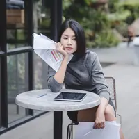 Dilema jenuh kerja./Copyright shutterstock.com