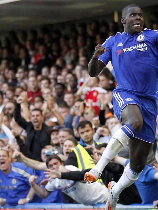Jose Mourinho melihat potensi besar pada Kurt Zouma sehingga merekrutnya dari St. Etienne saat berusia 17 tahun dengan mahar £12 juta, terbukti Zouma menjadi andalan lini belakang Chelsea hingga saat ini. (AFP/Ian Kington)