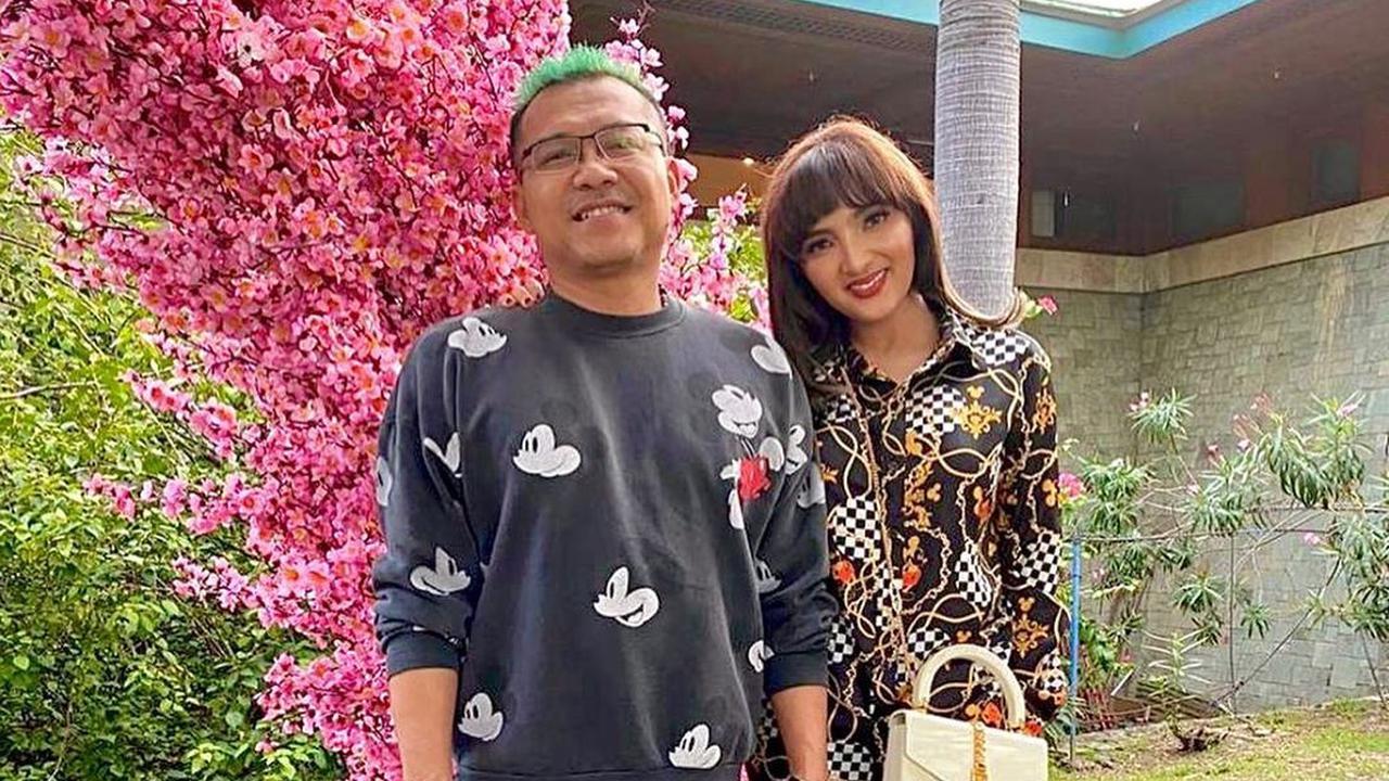 [Fimela] Keluarga Anang Hermansyah dan Ashanty