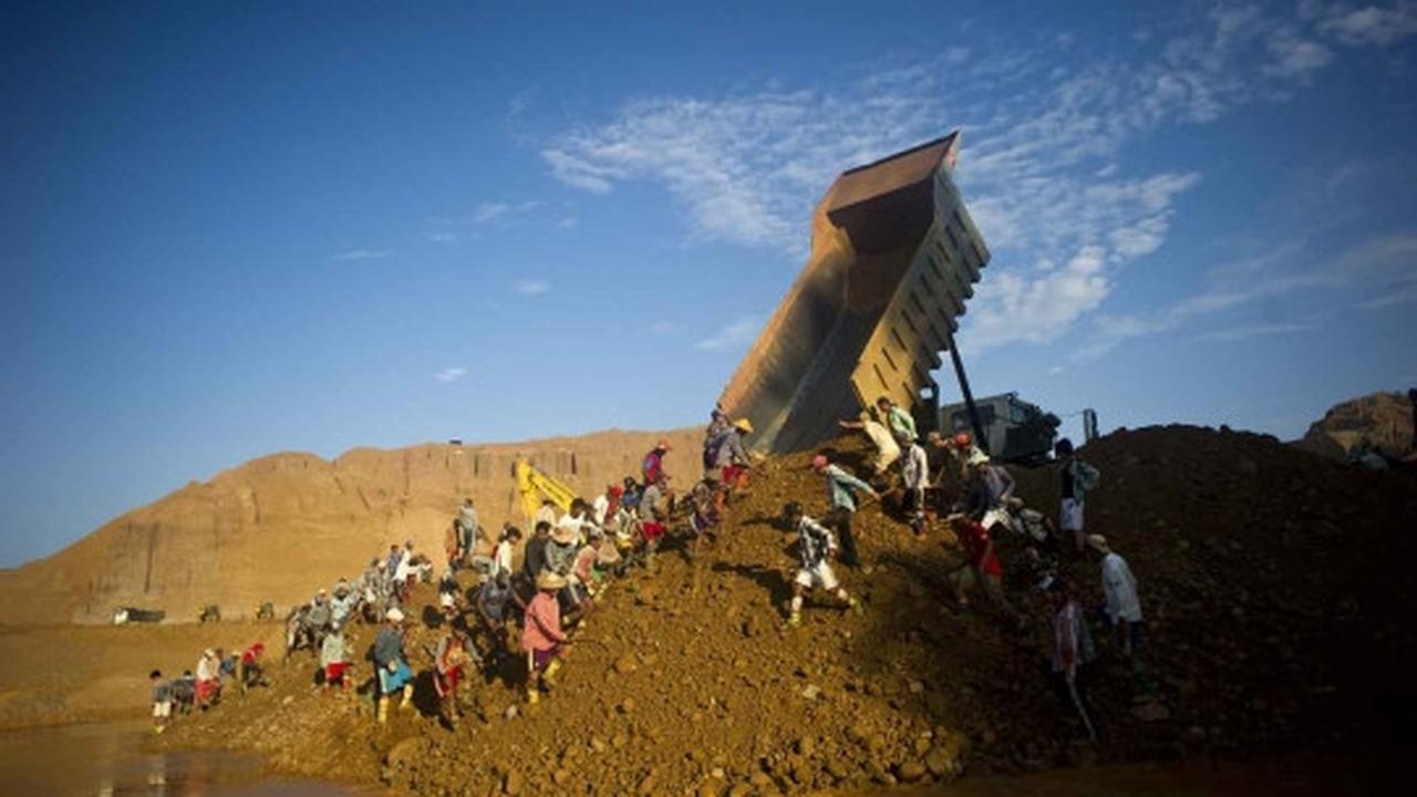 Menengok tambang batu giok terbesar di Myanmar