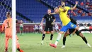 Unggul satu gol, Brasil makin meningkatkan intensitas serangan. Lewat serangan Balik pada menit ke-22, Richarlison mampu membuat gol kedua lewat tandukan usai menerima umpan matang Guilherme Arana. Brasil 2, Jerman 0. (Foto: AFP/Yoshikazu Tsuno)