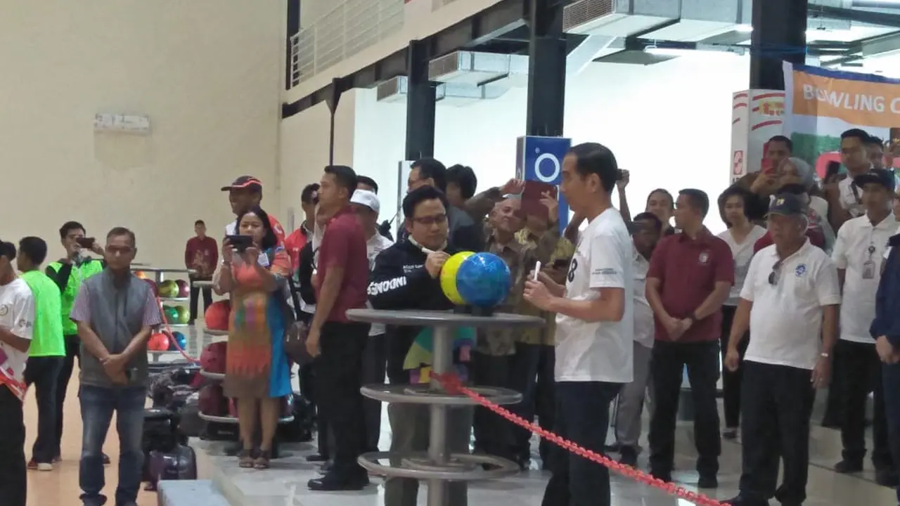 Jokowi Ajak Cak Imin Main Boling, Sinyal Duet di Pilpres 2019?