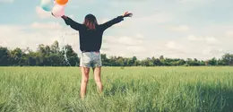 Tren micro-joy mengajak kita menikmati hal-hal sederhana yang sering luput dari perhatian, tetapi mampu memberikan rasa bahagia dalam kehidupan sehari-hari. (Foto/Dok: Magnific)