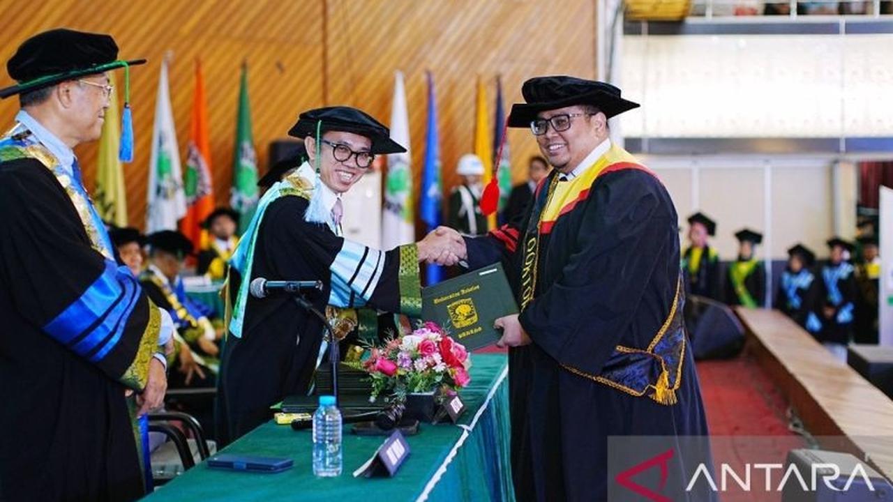 Trivia: Ketua Bawaslu RI Rahmat Bagja Raih Doktor Hukum dari UNAND, Inspirasi Belajar Tanpa Henti