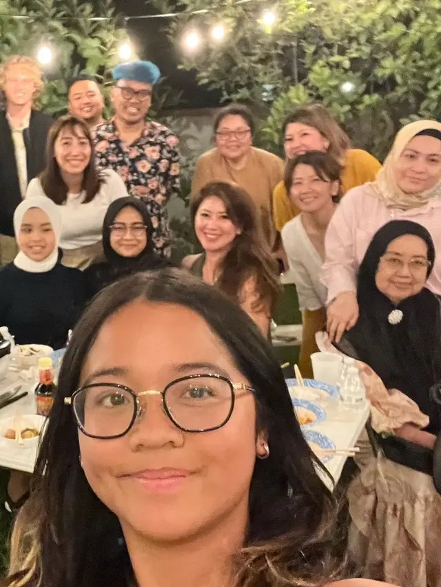 6 Potret Putri Ariani Dinner Bareng di Rumah Uya Kuya, Cinta Kenalkan Pacar Bule