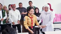 Momen Khofifah Terpikat Lagu Osing Siswi Sekolah Rakyat Banyuwangi, Berakhir Undangan ke Grahadi