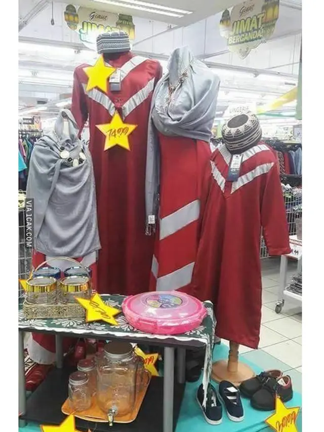 6 Outfit Keluarga saat Lebaran Ini Unik, Bikin Tepuk Jidat
