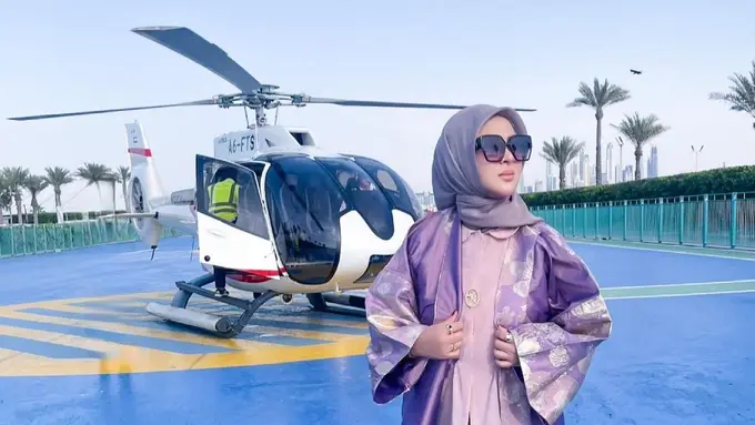 Syahrini naik helikopter di Dubai (Instagram/princessyahrini)