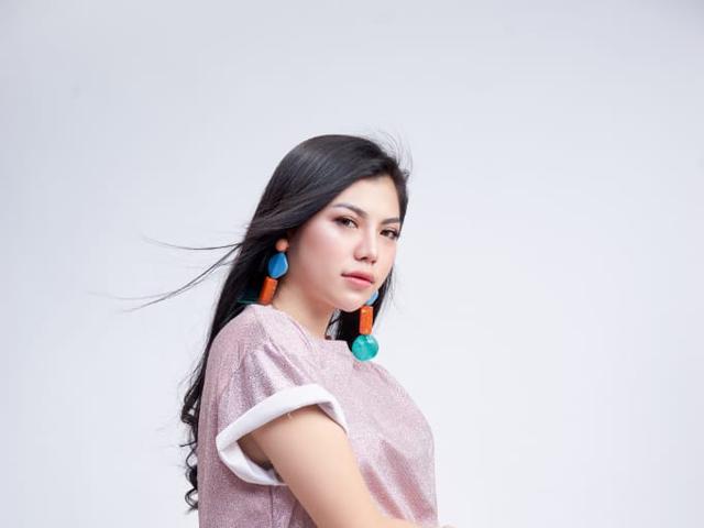 Julia Vio Diberi Lagu Oleh Erie Suzan Ini Alasannya Showbiz