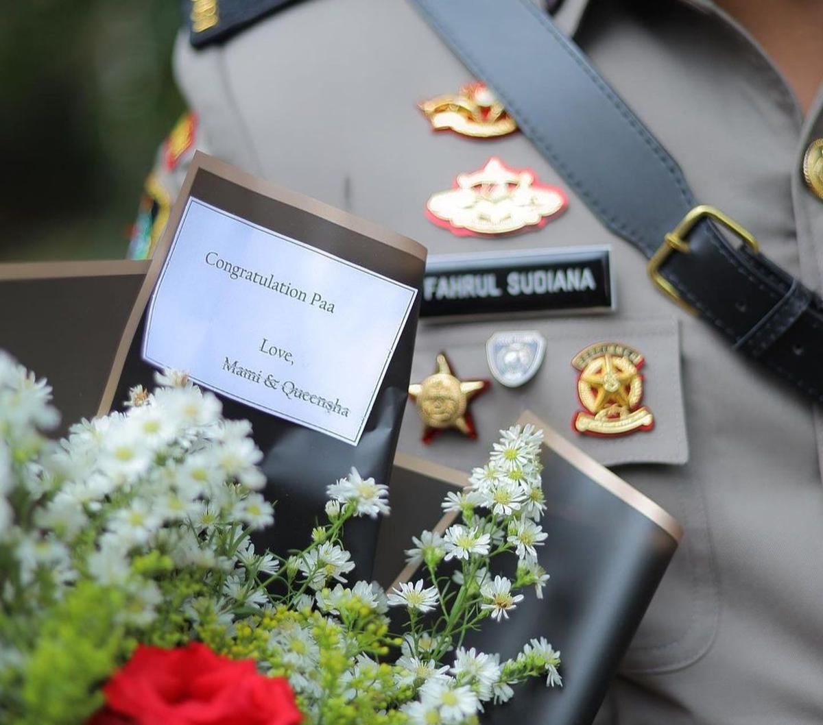 Fahrul yang kala itu menjabat sebagai Kapolsek Kembangan menggelar acara pernikahan saat masih pandemi Covid-19. Foto resepsi pernikahannya pun viral di sosial media. <br>