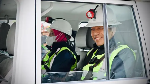 Presiden Joko Widodo (Jokowi) bersama rombongan tiba di Grasberg, Kamis 1 September 2022 pukul 08.15 Waktu Indonesia Timur (WIT). (Foto: Biro Pers Sekretariat Presiden Laily Rachev)